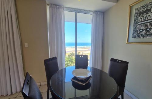 Margate Beach Apartment | Colonial Sands 405