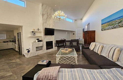 Langebaan Villa | Comfortable Coastal Villa Retreat, 4 Bedrooms - Stone throw from Private Beach