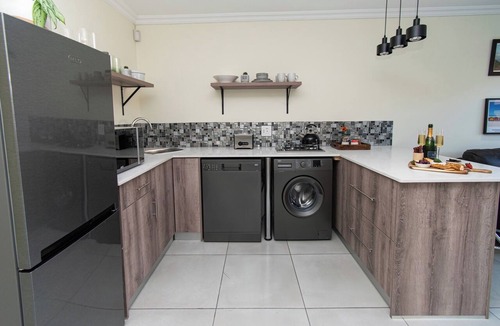 Muizenberg Apartment | Comfortable Living within walking distance to go swim, surf, dine or just relax