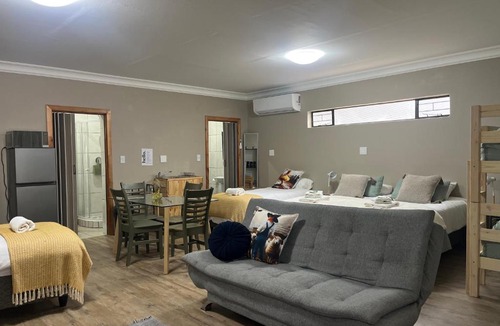 Langenhoven Park House | Compass 4 overnight Langenhovenpark