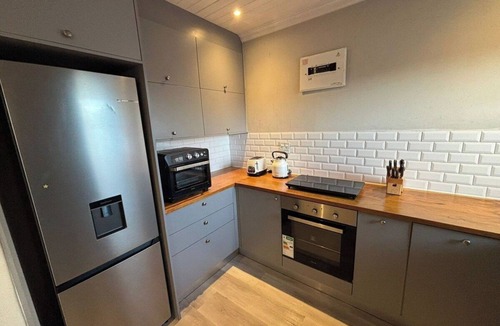 Stellenbosch Central Apartment | Cosy Central Studio for Two — Free Parking & WiFi