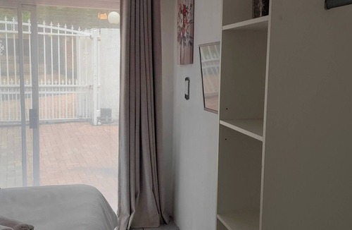 Randpark Ridge House | Cosy en-suite studio
