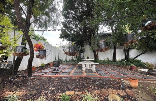 Randpark Ridge House | Cosy en-suite studio