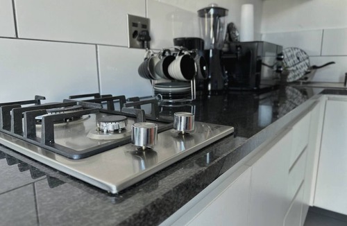 Greater Johannesburg Metropolitan Area Apartment | Cosy Home Away From Home Comfortable LuxApartment