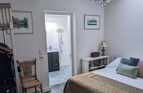 Kalk Bay Cottage | Cosy Solar-Powered Cottage in the Heart of Kalk Bay - new listing