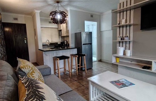 Shaka's Rock Ski Chalet | Cozy 1-bedroom chalet in charming Ballito with AC