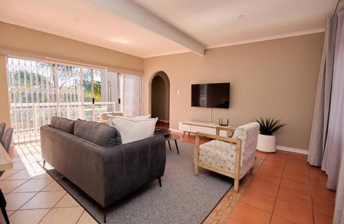 Waterkloof Glen Apartment | Cozy Apartment close to Menlyn