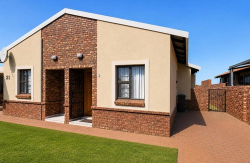 Kathu Apartment | Cozy at 109