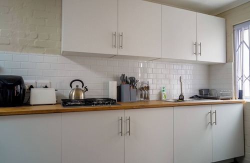 Constantia Cottage | Cozy Cottage in Constantia