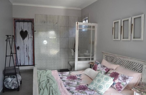 Kraaifontein House | Cozy Rustic Cottage!