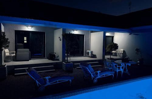 Oudtshoorn Apartment | Dar Al Noor - Aviation Residence