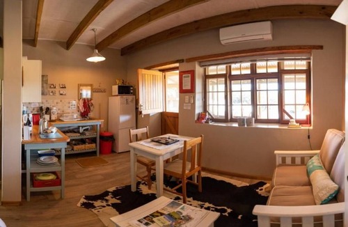 Malmesbury Cabin | Dassenheuwel Farm Cottages