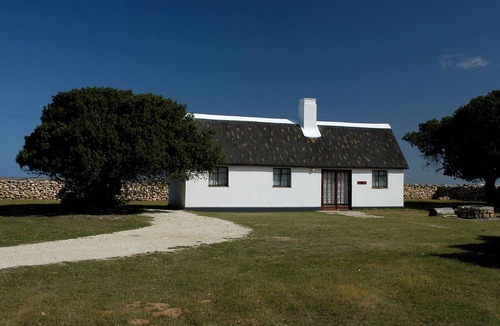 Bredasdorp Cottage | De Hoop Collection