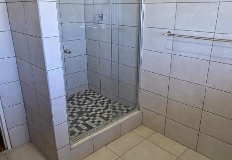 Sutherland House | Die Steenkamp's Accommodation - Sweet Joy
