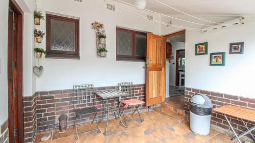 Shelly Beach Apartment | Dinen House