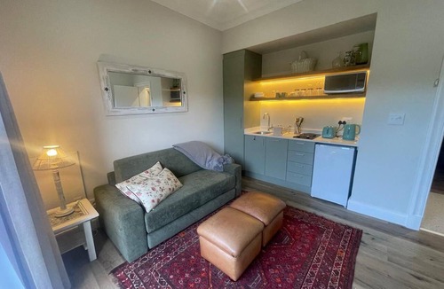Claremont Cottage | Discover Cape Town from Your Stylish Upper Claremont Garden Cottage