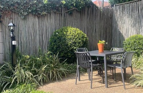 Claremont Cottage | Discover Cape Town from Your Stylish Upper Claremont Garden Cottage