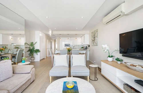 Bloubergstrand Apartment | Dolphin Beach H106 - Three Bedroom Apartment, Sleeps 6