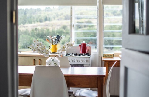 Stanford Cottage | Duck pond - 2 bedroom cottage in quaint Stanford with a duck pond!