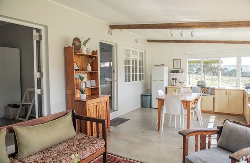 Stanford Cottage | Duck pond - 2 bedroom cottage in quaint Stanford with a duck pond!