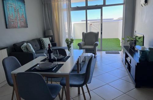Big Bay Apartment | EasyCapeTown - Entire Flat in Big Bay
