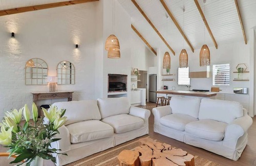 Kleinmond Apartment | Efcharisto Cottage, Kleinmond | Ocean View, Sleeps 6