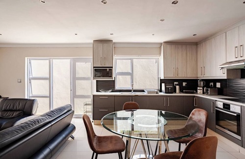 Claremont House | Elegant 4-Bedroom House Rental in Cape Town