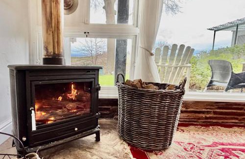 Grabouw Apartment | Elgin Views with Hot Tub