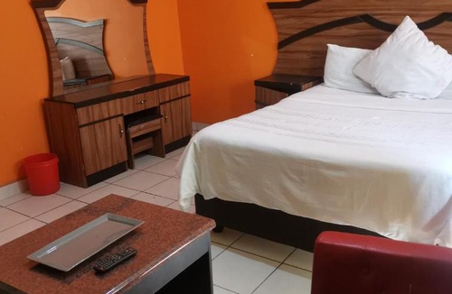 Rosettenville House | EMMARIC LODGe