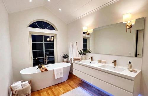 Philadelphia House | Emperor Lodge