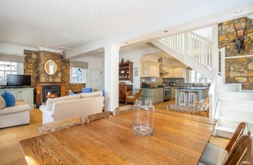 Kalk Bay House | Enchanting Stone-Crafted Home
