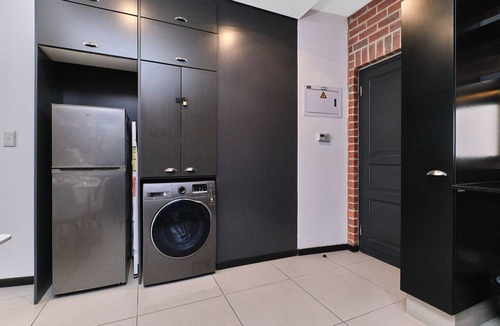 Greater Johannesburg Metropolitan Area Apartment | Executive 2BR - Heart of Rosebank- Walk to Mall, The Zone Starbucks & Gautrain