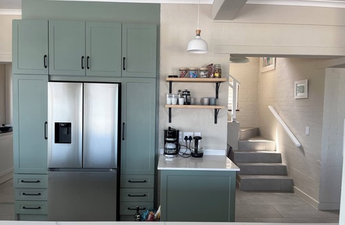Simon's Town House | Fabulous four bedroomed beach house in a spectacular coastal setting.