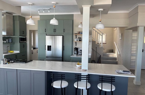 Simon's Town House | Fabulous four bedroomed beach house in a spectacular coastal setting.