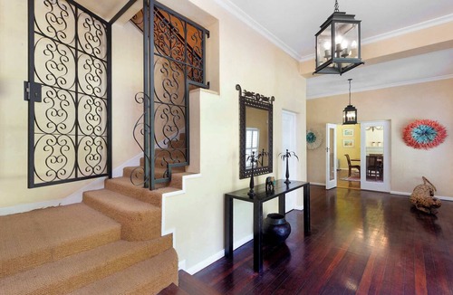 Newlands Villa | Family Villa, Pool, Tennis Court, Newlands -Craiglea