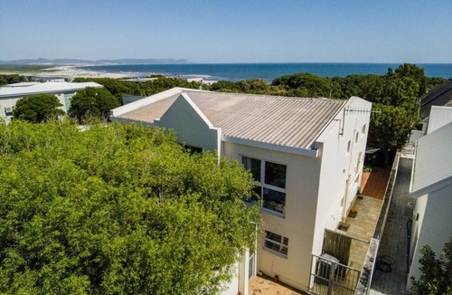 Voelklip Apartment | Family Villa | Sea Views | Steps to Grotto Beach