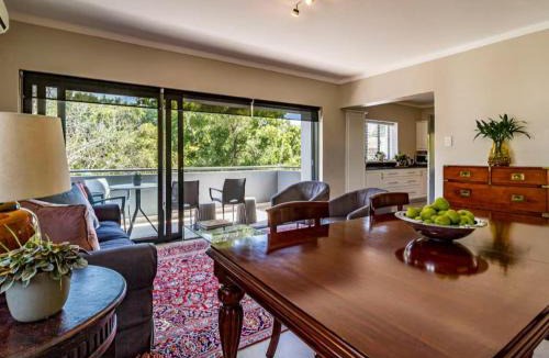 Stellenbosch Central Apartment | FamoHof Apartments