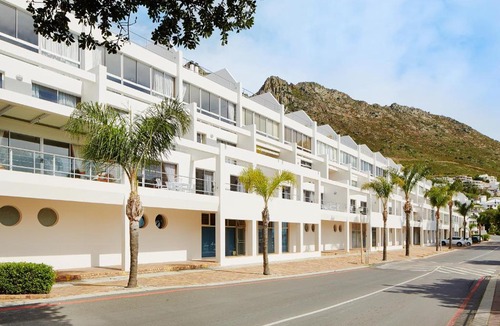 Gordons Bay Central Apartment | First Group Cape Gordonia