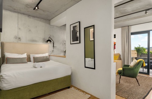 Bo'Kaap Apartment | FortyOnL 1 Bed in Vibrant Bo Kaap Pool Deck