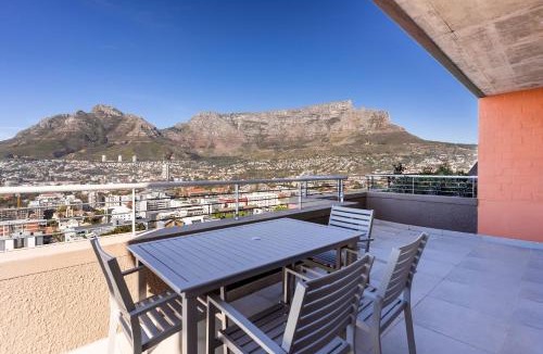 Schotsche Kloof Apartment | FortyOnL Apartments by Propr