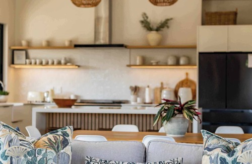 Robberg Beach Villa | Fynbos-on-Sea - Luxe 4BD Villa 150m to Solar Beach