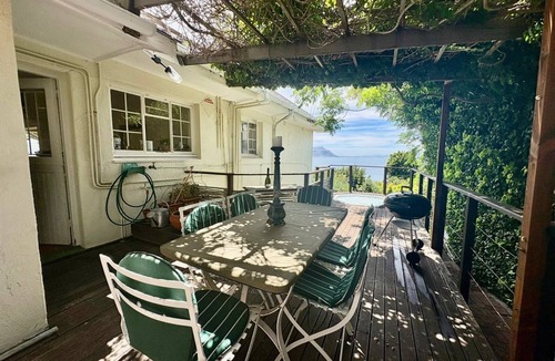 Simon's Town House | Glorious weather in Cape Town rn! Hot tub, Sea Views, secure parking, nr beach