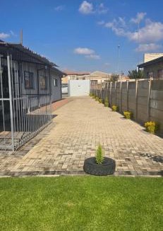 Polokwane House | Good night guest house