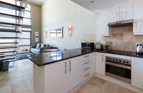 Cape Town City Centre Apartment | Gorgeous loft in trendy De Waterkant, Table Mountain views, no load shedding!