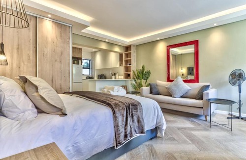 Three Anchor Bay Apartment | Gorgeous Studio in Sea Point