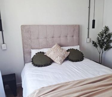Eikenbosch Apartment | Green Olive Luxury Stay - Cozy, modern and central