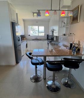 Elgin Apartment | Greenways par3 Golf Estate, walk to the beach