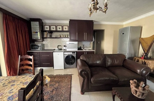 Sunset Beach House | Guest suite Sunset Beach, Milnerton 85m2