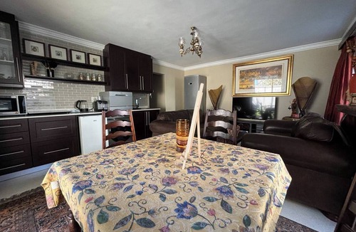 Sunset Beach House | Guest suite Sunset Beach, Milnerton 85m2