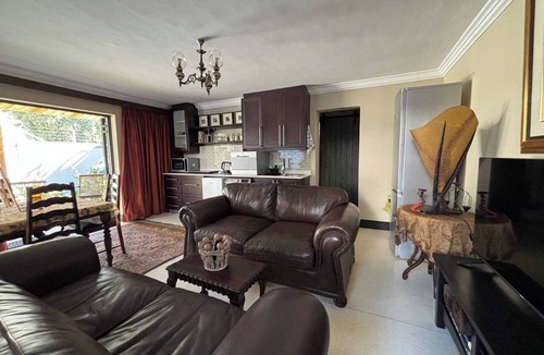Sunset Beach House | Guest suite Sunset Beach, Milnerton 85m2